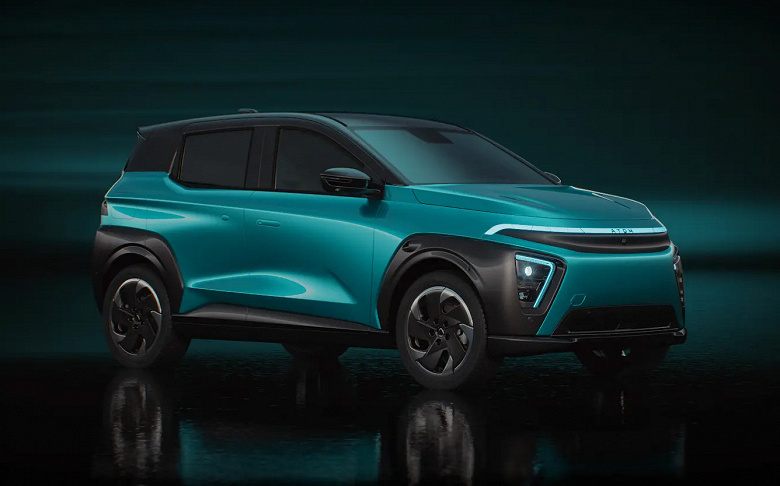 199 л.с., батарея на 77 кВт&middot;ч, задний привод и цена 3,3 млн рублей. Названа цена, характеристики и точный срок начала производства российского &laquo;Атома&raquo;